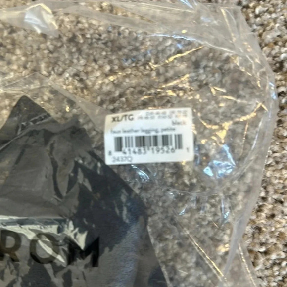 SPANX Faux Leather Leggings NWT, Size XL Petite - Picture 4 of 5